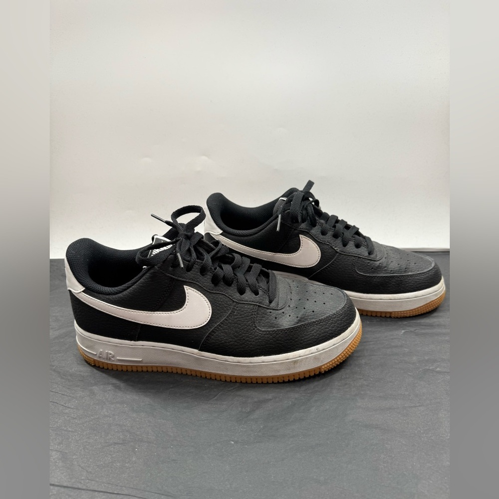EUC Nike Air Force 1 ’07 Black White Gum Sneakers - Picture 8 of 13